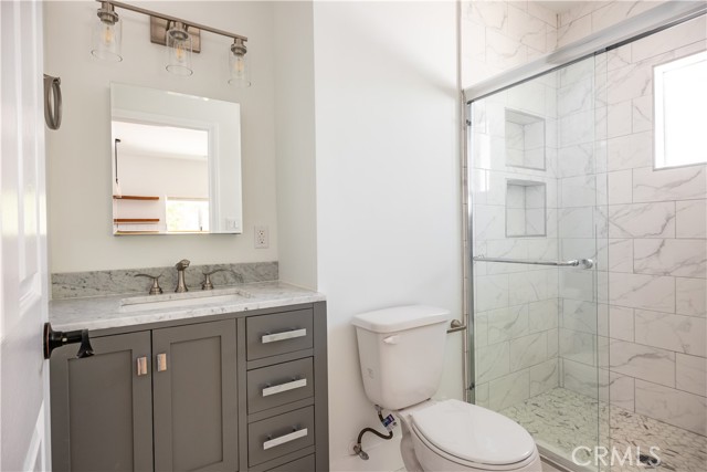 Detail Gallery Image 12 of 16 For 8961 Etiwanda Ave, Northridge,  CA 91325 - 3 Beds | 2 Baths