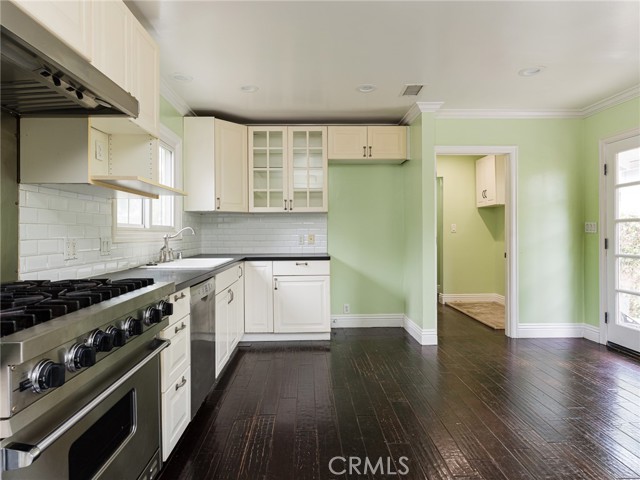 404 Kansas Street, El Segundo CA: https://media.crmls.org/medias/576b0099-914a-4184-b687-1c6e06ec99d1.jpg