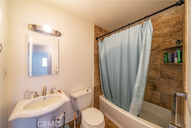 Detail Gallery Image 14 of 24 For 9611 Albacore Dr, Huntington Beach,  CA 92646 - 4 Beds | 2 Baths