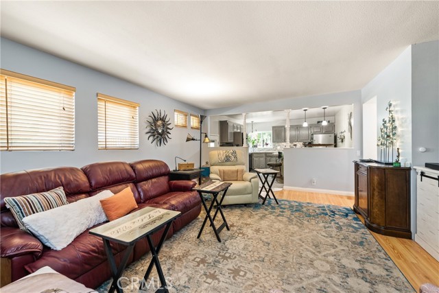 5893 Oak Knolls Road, Simi Valley CA: https://media.crmls.org/medias/576d59f4-324c-4a8e-b2b8-b9502a204ac3.jpg