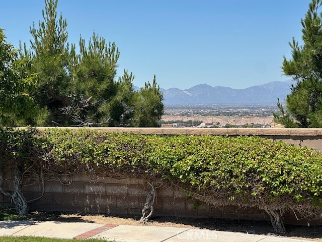 20159 Majestic Dr., Apple Valley CA: https://media.crmls.org/medias/576e161a-2ed2-45d1-9342-f52e9522cac2.jpg