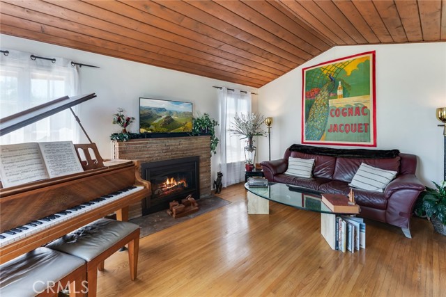 9107 Olin Street, Los Angeles CA: https://media.crmls.org/medias/576e776e-b2fb-4330-8f86-8c8326e1c39b.jpg