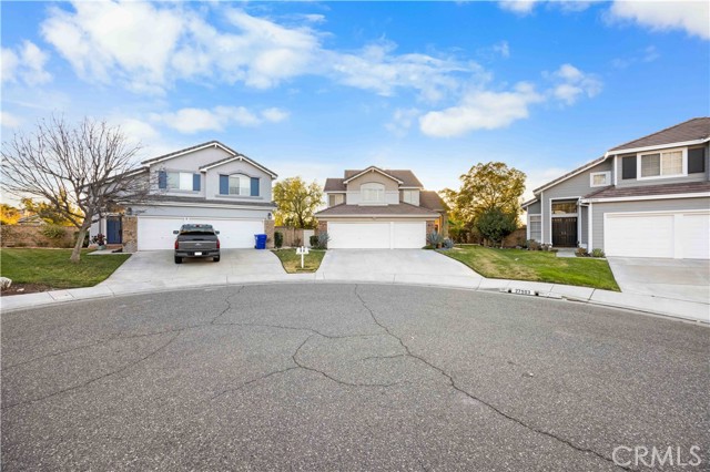 Detail Gallery Image 1 of 38 For 27503 Wellsley Way, Valencia,  CA 91354 - 4 Beds | 3 Baths