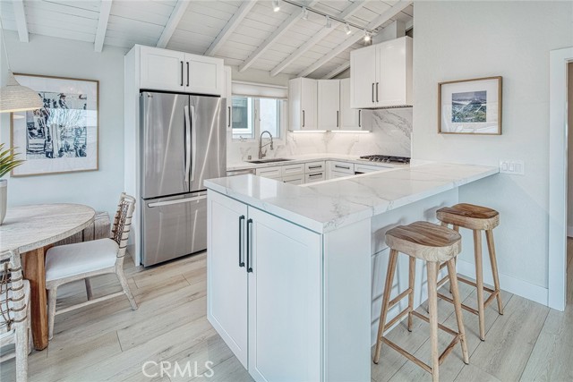 Detail Gallery Image 25 of 40 For 410 Acacia, Corona Del Mar,  CA 92625 - 2 Beds | 2 Baths