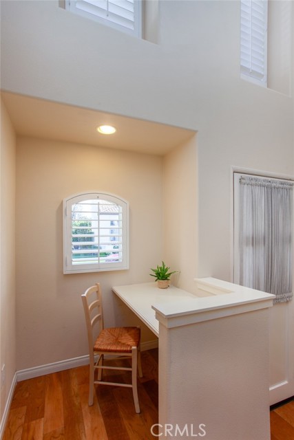 Detail Gallery Image 8 of 42 For 23301 Montecito Pl, Valencia,  CA 91354 - 2 Beds | 2/1 Baths