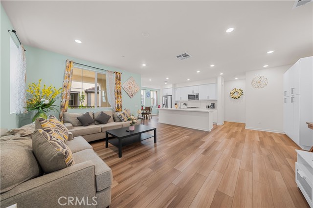 8254 Traveller Street, Chino CA: https://media.crmls.org/medias/5770100f-652a-4b10-8b73-cd8b94ef0b0b.jpg
