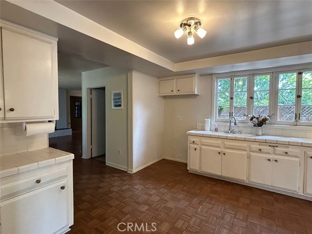 15382 Victory Boulevard, Van Nuys CA: https://media.crmls.org/medias/57703306-6718-4d40-b45a-35335ddeb732.jpg