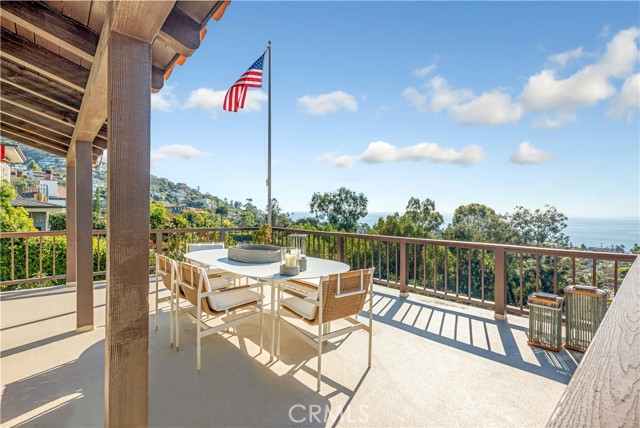 802 Rembrandt Drive, Laguna Beach CA: https://media.crmls.org/medias/5770471c-c10f-45b1-bc68-1efc6e046912.jpg