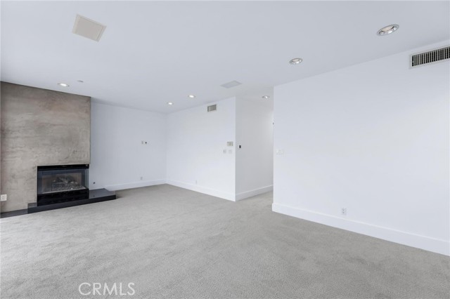 129 20th Street, Manhattan Beach CA: https://media.crmls.org/medias/57707bf6-d119-4c5a-b79f-af1660de186e.jpg