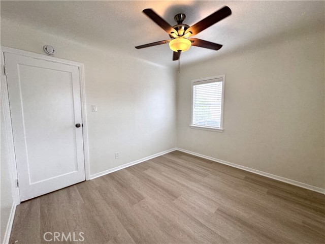 73 W Plymouth Street, Long Beach CA: https://media.crmls.org/medias/5771c531-45cf-4fbb-8fe8-09a09e91cda6.jpg