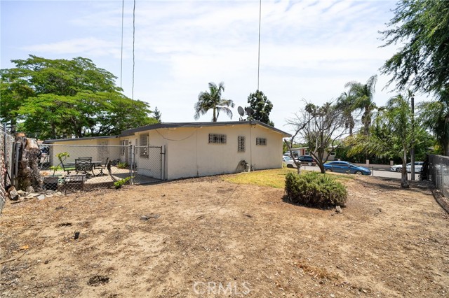2365 Lovejoy Street, Pomona CA: https://media.crmls.org/medias/5771d9be-8cfa-432a-826c-3f8d7c63ddd6.jpg
