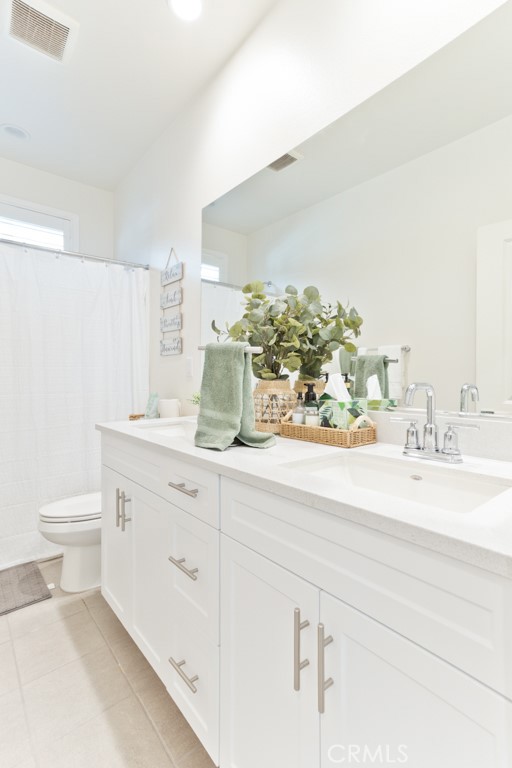 16040 Jamie Lane, Fontana CA: https://media.crmls.org/medias/57725f87-0036-41f5-9886-d8a1ed652973.jpg
