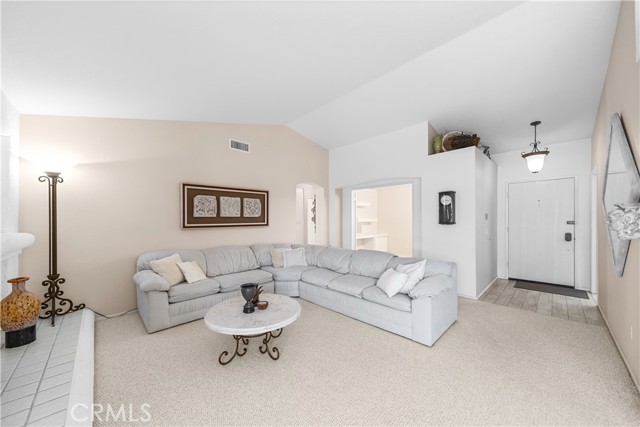 1224 Mallorca Street, Upland CA: https://media.crmls.org/medias/5772c416-4213-4ed1-92fc-98143edad3dd.jpg