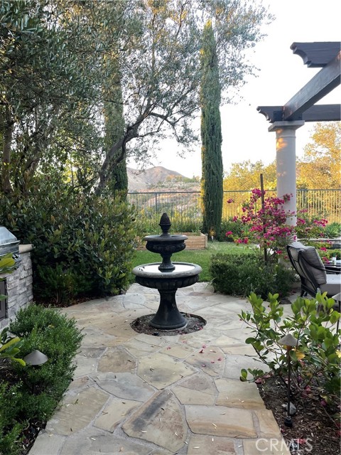 Detail Gallery Image 29 of 41 For 1 Espalier Dr, Lake Forest,  CA 92610 - 6 Beds | 3/1 Baths