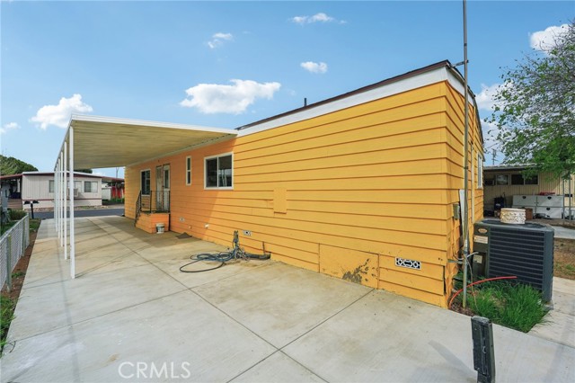 2930 W Rialto ave, Rialto CA: https://media.crmls.org/medias/57739958-9141-415b-bff5-705952634c86.jpg
