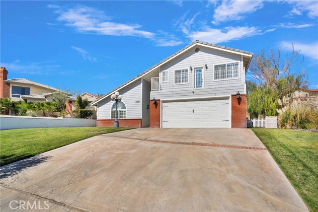 Detail Gallery Image 3 of 40 For 17990 Vista Point Dr, Victorville,  CA 92395 - 3 Beds | 3 Baths