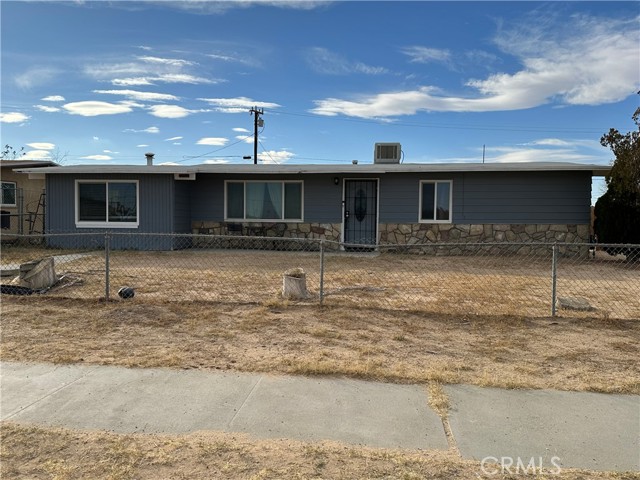 Detail Gallery Image 2 of 13 For 12153 El Mirage St, Boron,  CA 93516 - 2 Beds | 1 Baths
