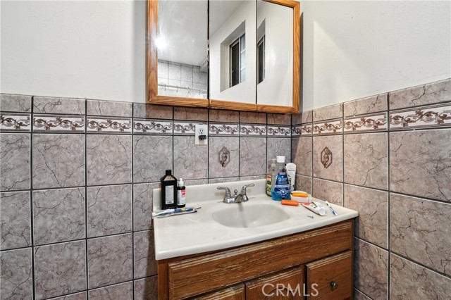 6178 Roy st, Los Angeles CA: https://media.crmls.org/medias/57750323-8473-46cc-967b-921f2f2c73cc.jpg