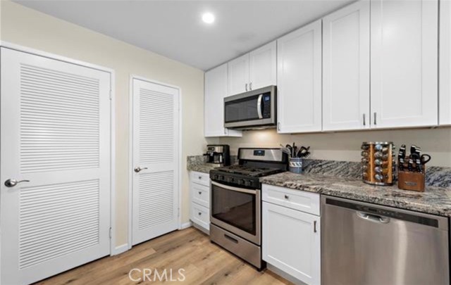 Detail Gallery Image 10 of 24 For 22 Exeter, Irvine,  CA 92612 - 1 Beds | 1 Baths