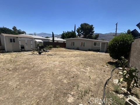103 E Barbour Street, Banning CA: https://media.crmls.org/medias/577589ed-492f-40b4-b5c1-7a0dad1b1674.jpg