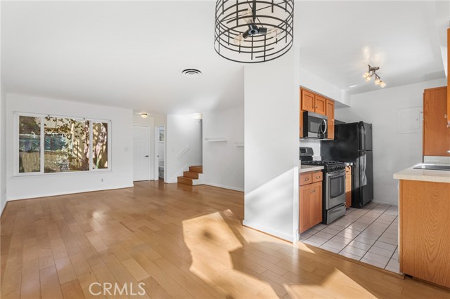 Detail Gallery Image 6 of 17 For 11138 Aqua Vista #43,  Studio City,  CA 91602 - 2 Beds | 2 Baths