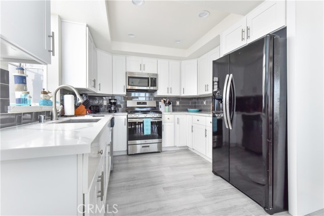 Detail Gallery Image 12 of 75 For 16791 Bayview Dr, Huntington Beach,  CA 92649 - 3 Beds | 3 Baths