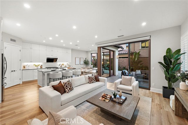 Detail Gallery Image 11 of 45 For 101 Artista, Irvine,  CA 92602 - 4 Beds | 4 Baths