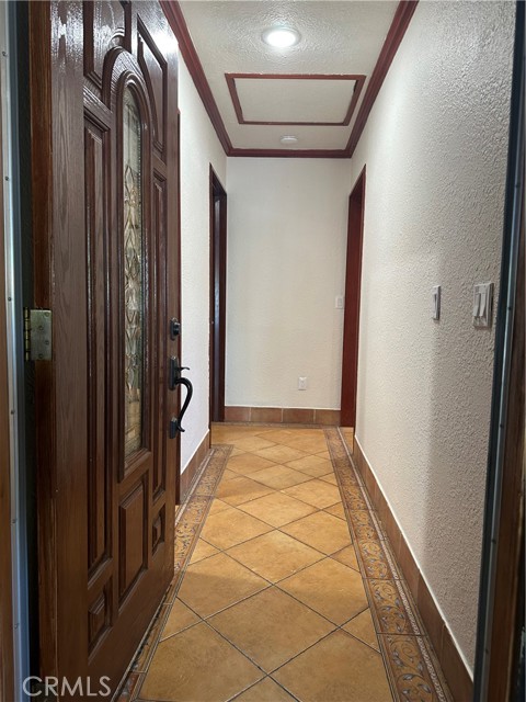Detail Gallery Image 3 of 13 For 7721 Rhea Ave, Reseda,  CA 91335 - 3 Beds | 2 Baths