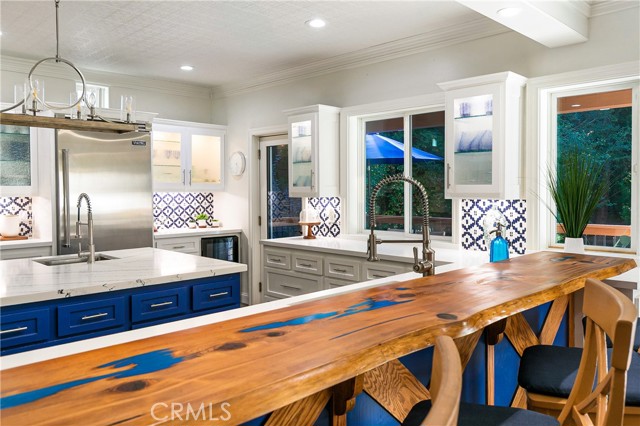 Detail Gallery Image 8 of 48 For 343 Garden, Lake Arrowhead,  CA 92352 - 5 Beds | 3 Baths