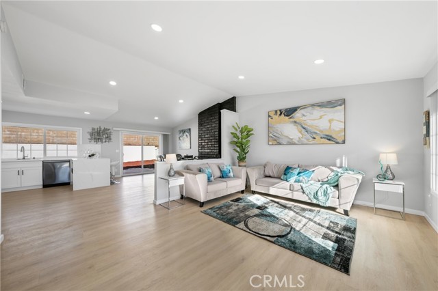 Detail Gallery Image 8 of 37 For 10164 Hampshire, Rancho Cucamonga,  CA 91730 - 3 Beds | 2 Baths