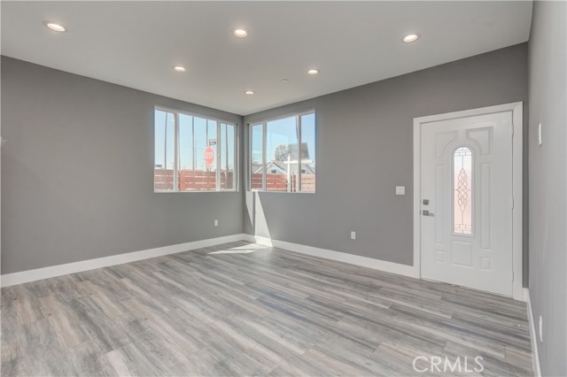3626 S Cimarron Street, Los Angeles CA: https://media.crmls.org/medias/5778e75d-1ed4-4951-8b77-49dcc7458338.jpg