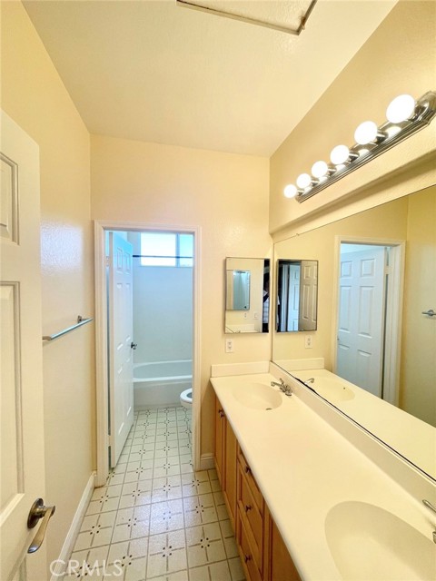 Detail Gallery Image 20 of 22 For 1380 Heatheridge Ln, Chino Hills,  CA 91709 - 4 Beds | 2/1 Baths