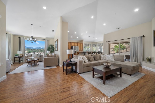 2650 Edgewood Court, Paso Robles CA: https://media.crmls.org/medias/57797caf-661b-44f1-a49e-63c2e87d2fc0.jpg