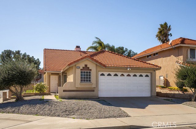 7526 Honeysuckle St, Fontana, CA 92336