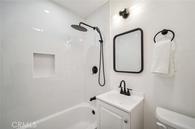 Detail Gallery Image 20 of 45 For 11212 Montgomery Ave, Granada Hills,  CA 91344 - 4 Beds | 2 Baths