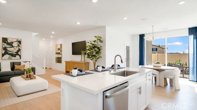 Detail Gallery Image 4 of 23 For 1708 Eagle Rd, Rialto,  CA 92376 - 3 Beds | 2/1 Baths