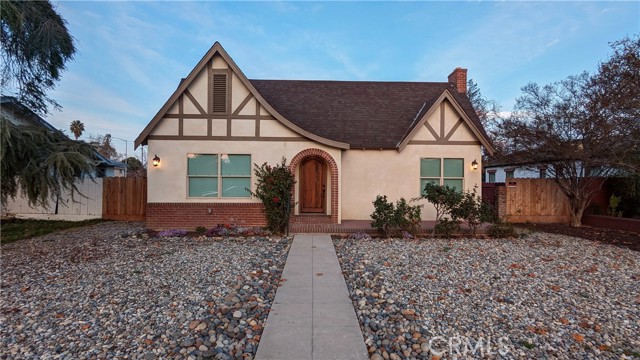 Detail Gallery Image 1 of 1 For 221 N M St, Madera,  CA 93637 - 3 Beds | 2 Baths