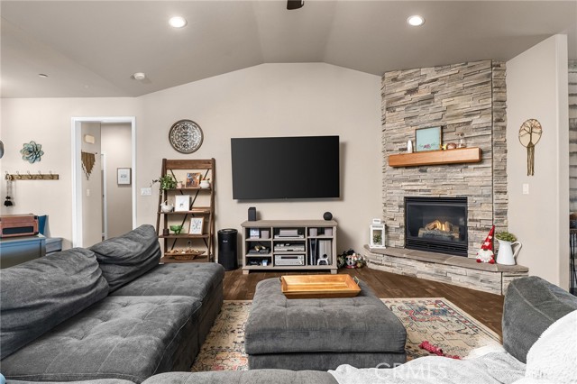 Detail Gallery Image 8 of 50 For 3484 Peerless Ln, Chico,  CA 95973 - 3 Beds | 2 Baths