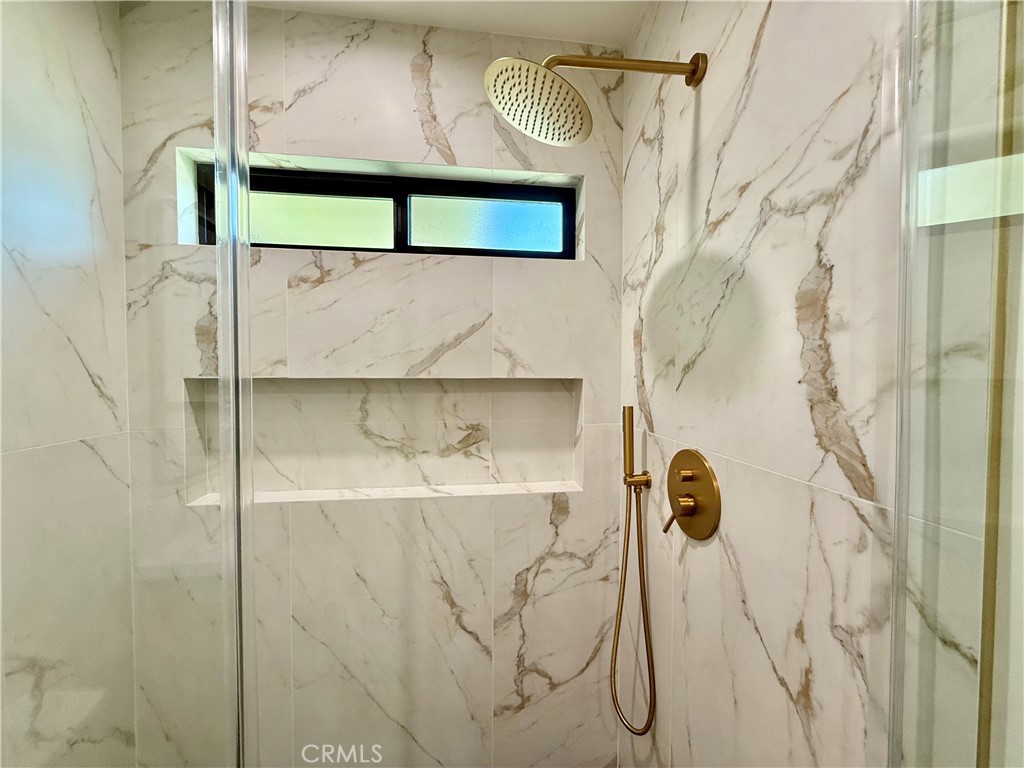 https://media.crmls.org/medias/577be4f6-6977-4108-861d-6e2f546b1ab0.jpg?preset=X-Large