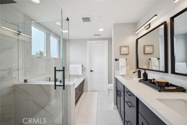 Detail Gallery Image 18 of 30 For 506 Clubhouse Ave #B,  Newport Beach,  CA 92663 - 5 Beds | 6 Baths