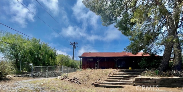 32401 Barber Road, Agua Dulce CA: https://media.crmls.org/medias/577c9779-ee29-45d3-8c65-85e188b638c3.jpg