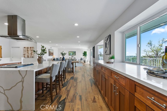 1101 Kenwood Place, Fullerton CA: https://media.crmls.org/medias/577ce1fa-92ec-4c23-b85c-270459760f41.jpg