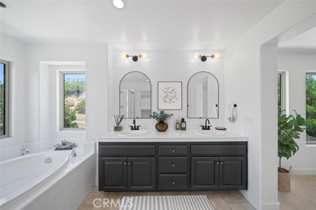 34090 Lady Fern Court, Lake Elsinore CA: https://media.crmls.org/medias/577d10cc-bb06-43ce-8939-cd886ba516a9.jpg