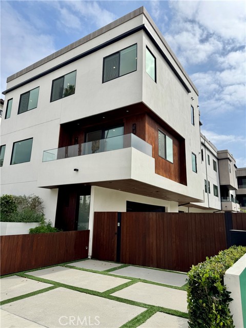 Detail Gallery Image 3 of 54 For 4336 N Serene Pl, Studio City,  CA 91604 - 3 Beds | 2/1 Baths