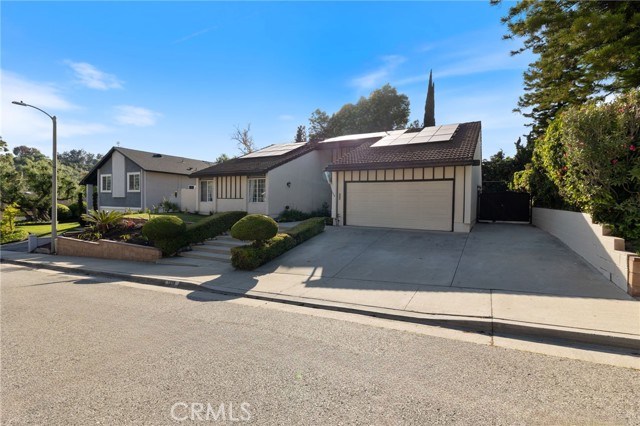 Detail Gallery Image 4 of 61 For 1319 via Esperanza, San Dimas,  CA 91773 - 6 Beds | 3 Baths
