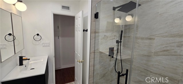 Detail Gallery Image 18 of 19 For 10937 Collett Ave, Granada Hills,  CA 91344 - 3 Beds | 2 Baths