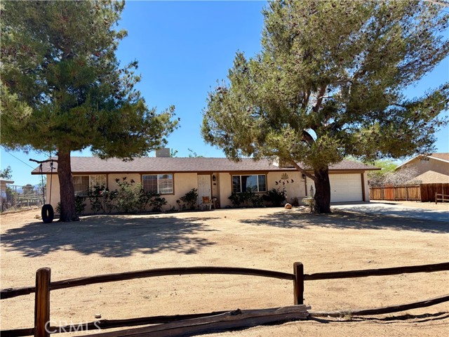 Detail Gallery Image 1 of 18 For 7442 Camarilla Ave, Yucca Valley,  CA 92284 - 2 Beds | 1 Baths