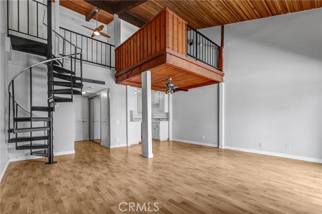 Detail Gallery Image 8 of 35 For 5460 White Oak Ave #E319,  Encino,  CA 91316 - 1 Beds | 1/1 Baths