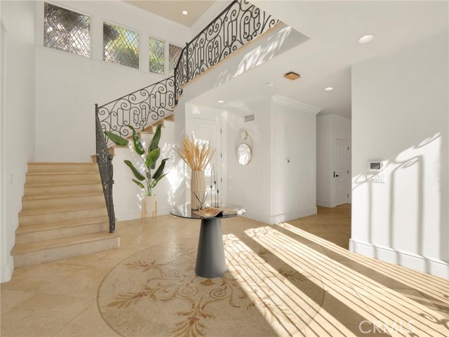 Detail Gallery Image 13 of 60 For 4862 Galendo St, Woodland Hills,  CA 91364 - 6 Beds | 6 Baths