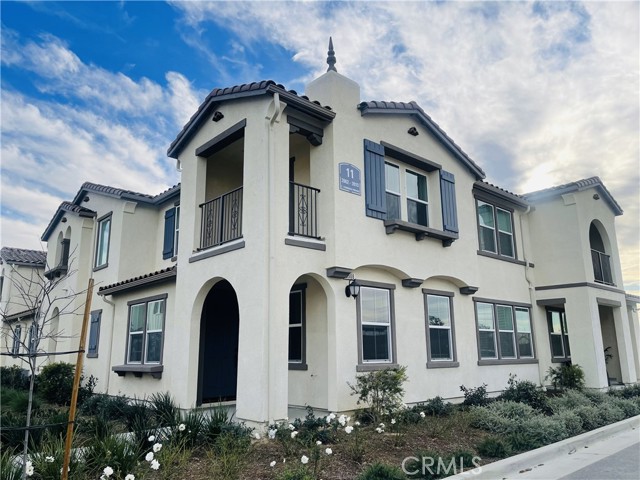 3908 E Coronado Privado Street, Ontario CA: https://media.crmls.org/medias/5780896e-6340-4ada-9c3a-3ae3b7310bd7.jpg